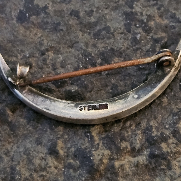 Beautiful Victorian Sterling Pink Stone Cresent Brooch - Picture 2 of 7